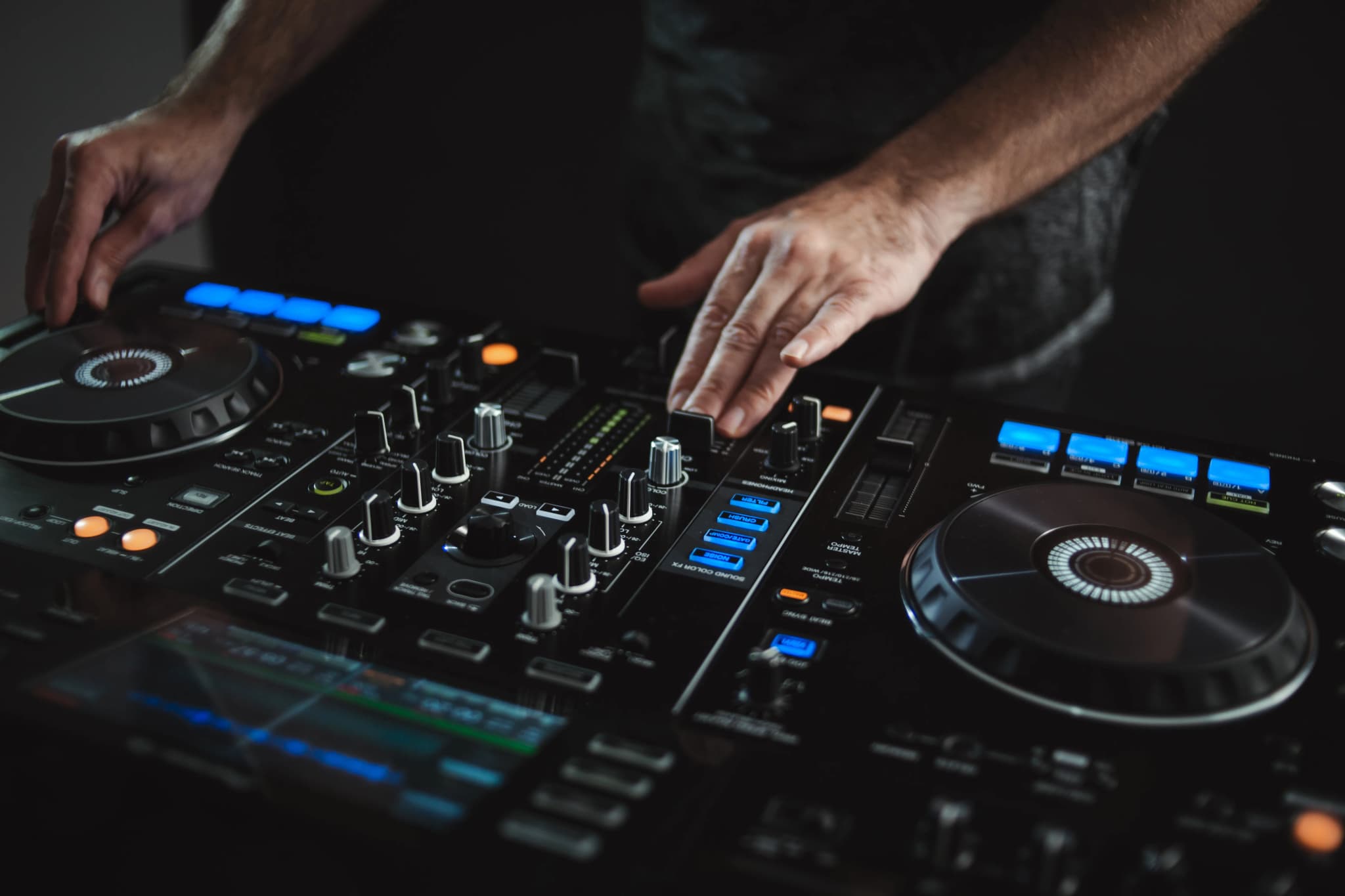 Live Music / DJ