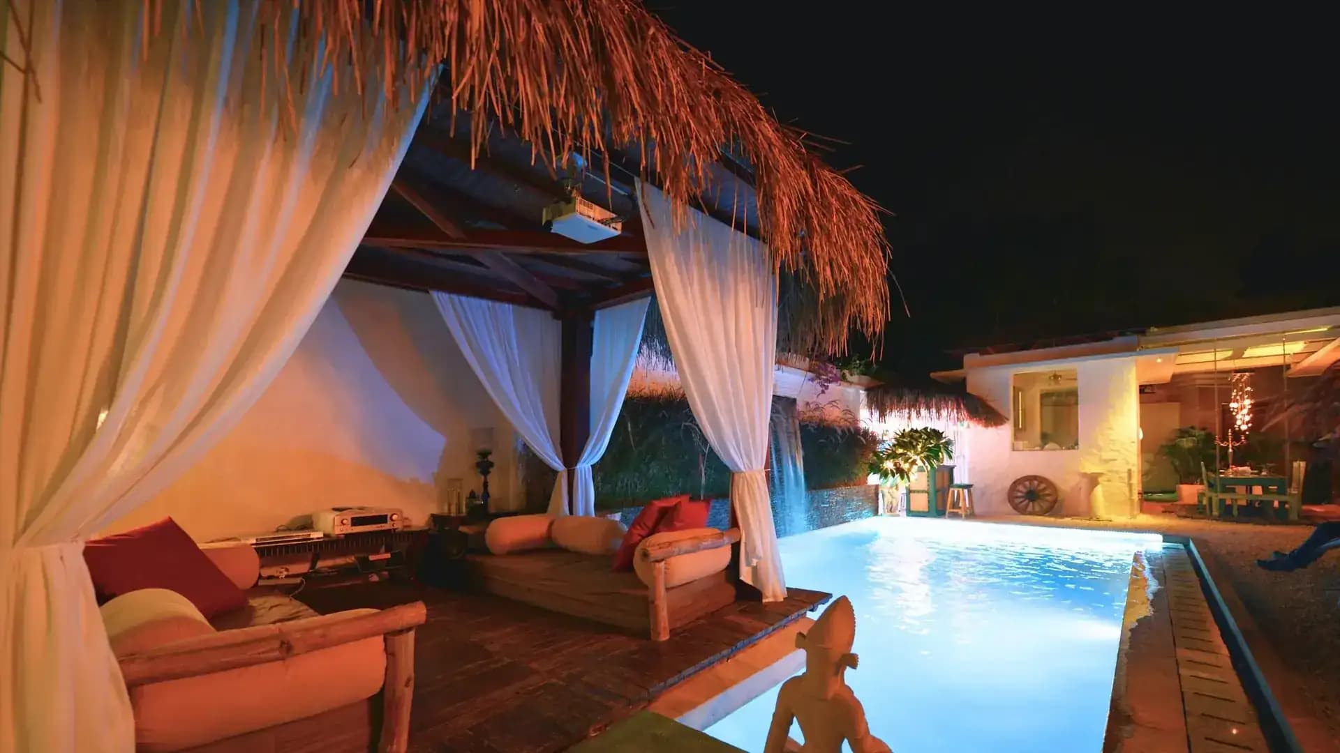 Gazebo Lounge 1